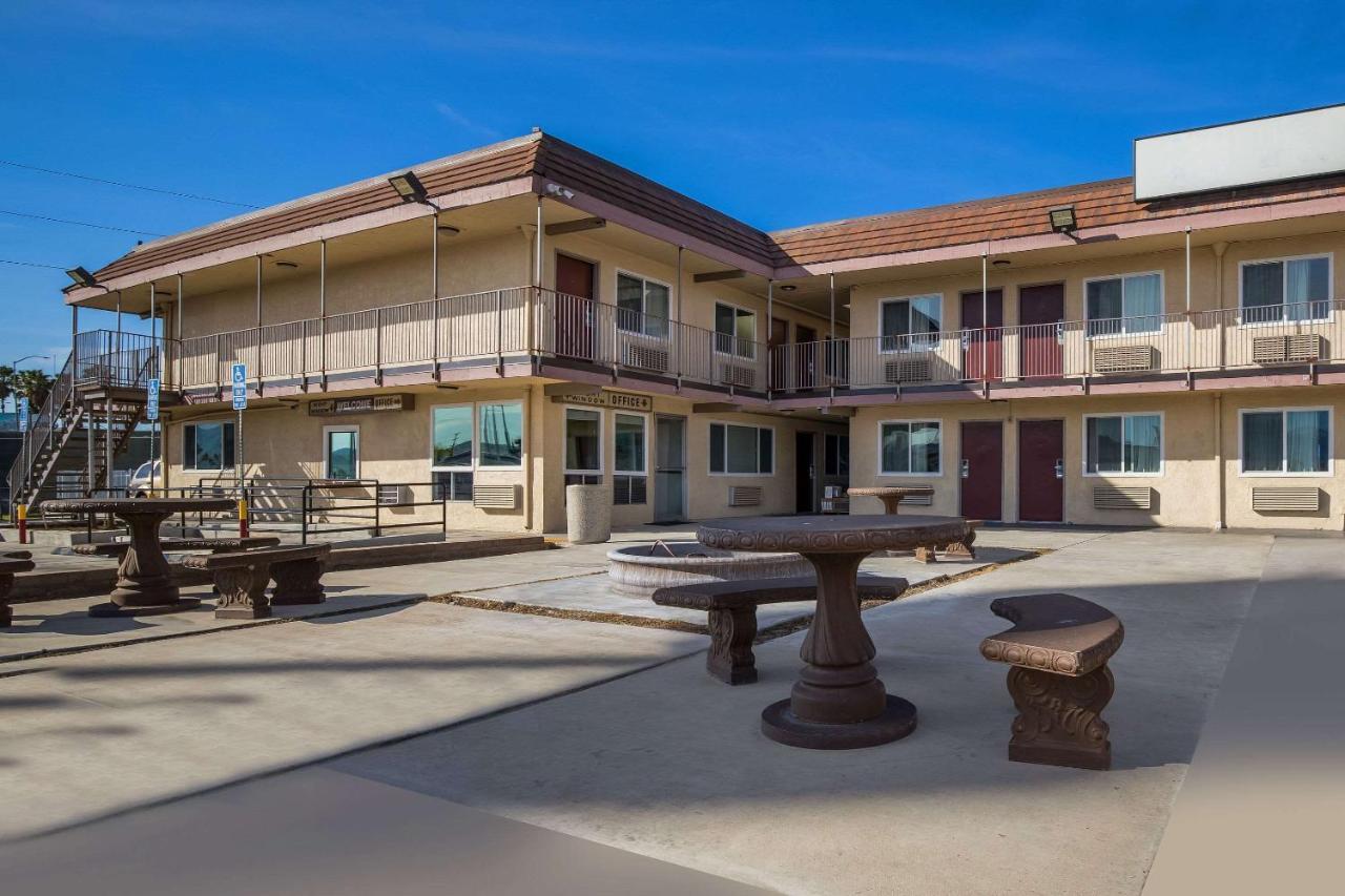 Rodeway Inn San Bernardino & Redlands Zewnętrze zdjęcie